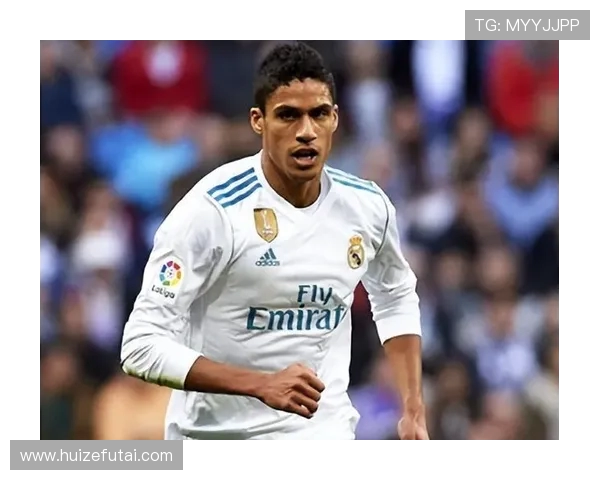 温格亨利瓦拉内齐聚现场观战科莫对阵尤文激战