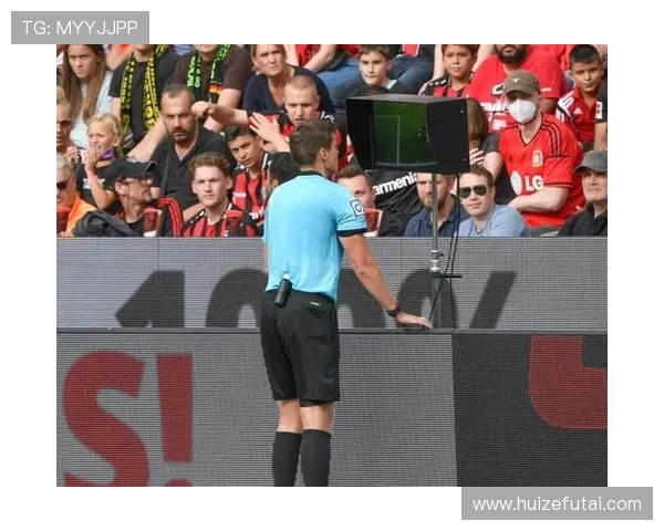 官方：德国裁判希伯特将执法欧冠第6轮毕包vs巴黎